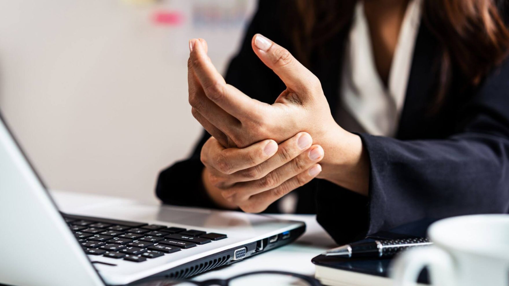No momento você está vendo Como uma rotina sustentável evita LER/DORT no trabalho
