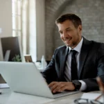 O guia definitivo para abandonar as planilhas e recuperar a gestão da sua equipe