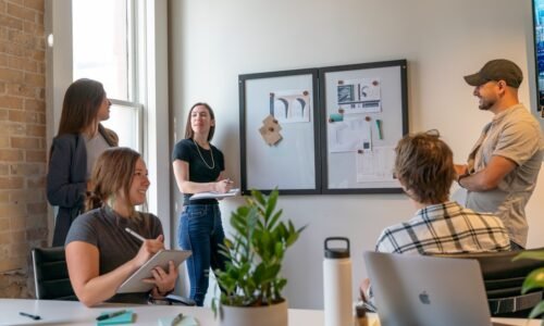 Sem Caos no Fim de Ano: Organize Sua Equipe com a IA