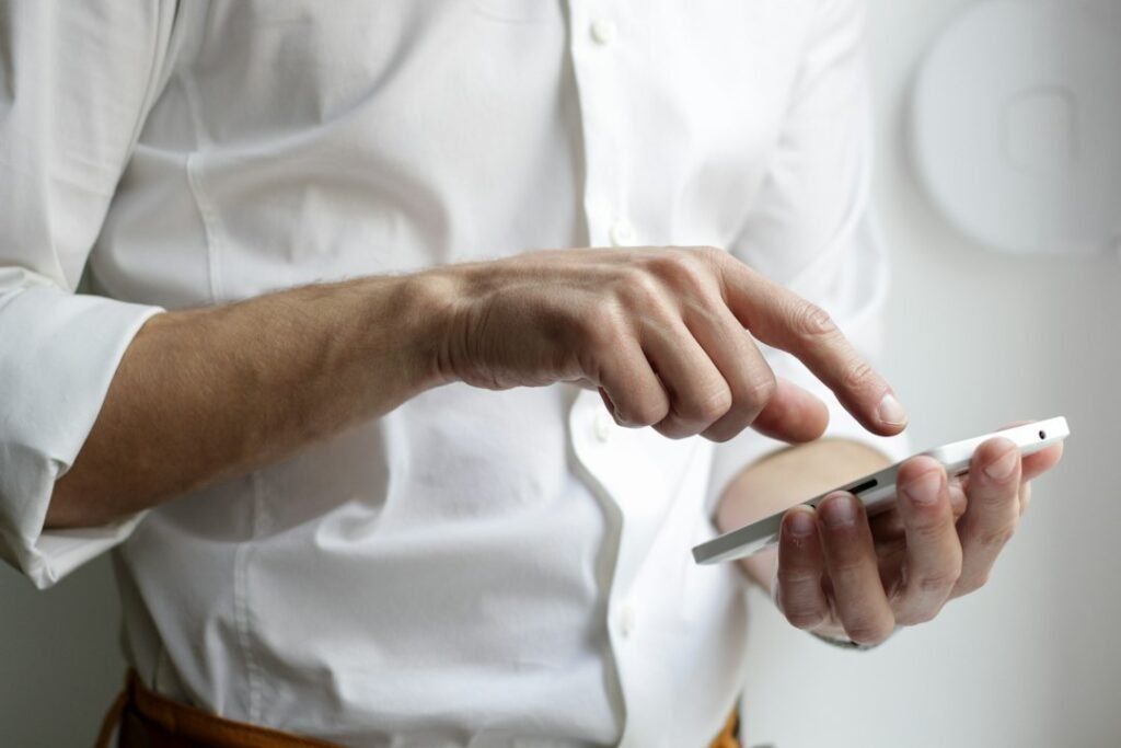 Leia mais sobre o artigo Como delegar tarefas urgentes pelo WhatsApp em menos de 1 minuto